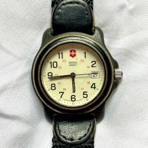 Swiss Army Watch, Swiss Army Black Watch, Swiss Army woven band watch